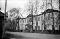 Карагополь. Здание Духовного училища (второй этаж надстроен в советское время). Современный вид.